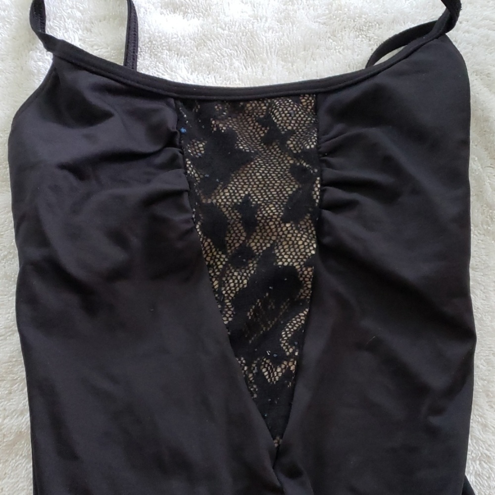 Lack v front and back leo